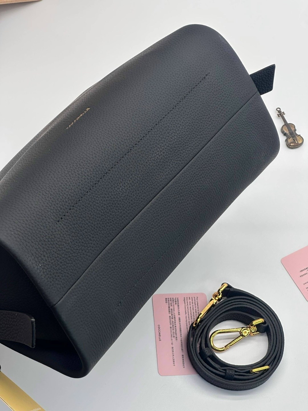 сумка coccinelle,женская сумка coccinelle,coccinelle сумка boheme,сумка женская coccinelle e1 m50 13 01 01 черный,сумка boheme grana double coccinelle