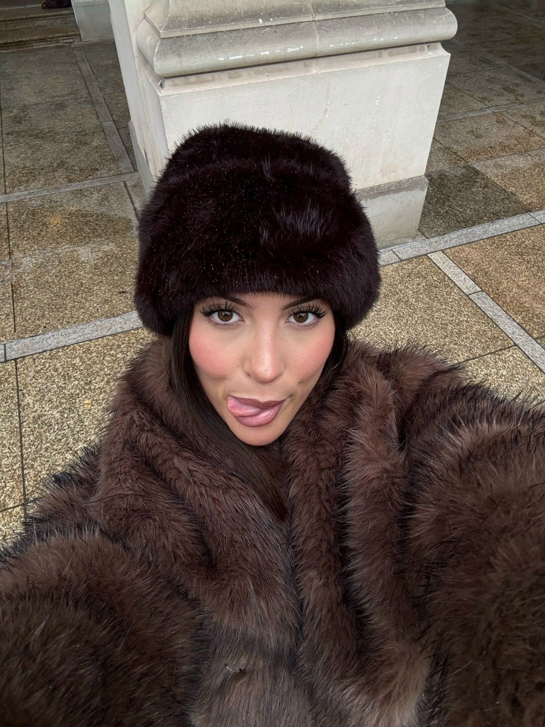 шуба "селебрити на манхэттене" viktoria moretti,модная шуба,куртка из искусственного меха,роскошные женские зимние пальто с натуральным мехом модные синие шубы,шубка