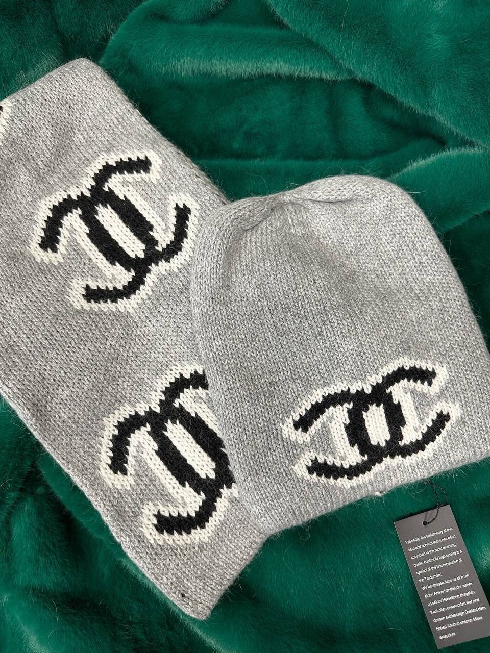 шарф chanel,шапка chanel,зимний комплект из шапки и шарфа chanel,комплекты chanel шапка шарф перчатки,шапка шанель оригинал