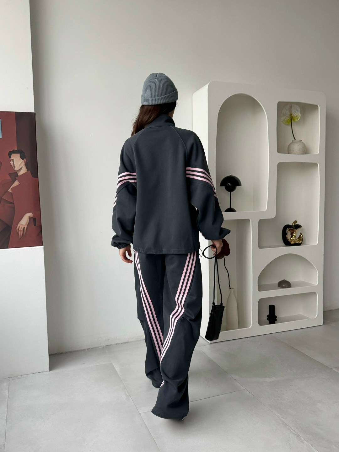 спортивный костюм,спортивный костюм женский,костюм спортивный celine,эффектный женский костюм плащевка осенний комплект оверсайз брюки карго и олимпийказ лампасами,широкие спортивные брюки с черной по