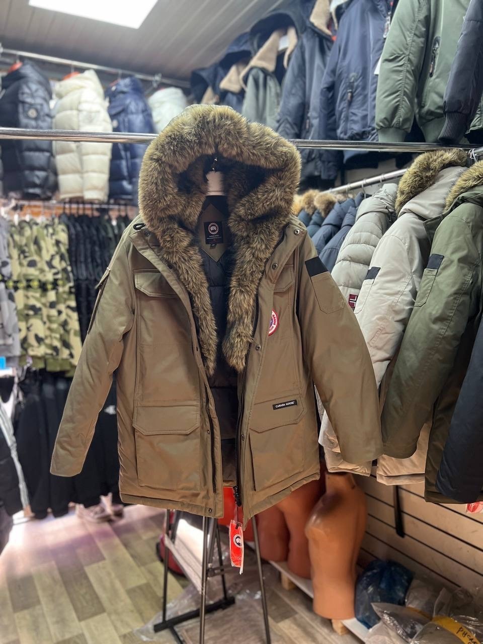 мужская зимняя куртка canada goose,зимние куртки canada goose,зимние курточки от canada goose,куртка зимняя,зимняя мужская куртка аляска