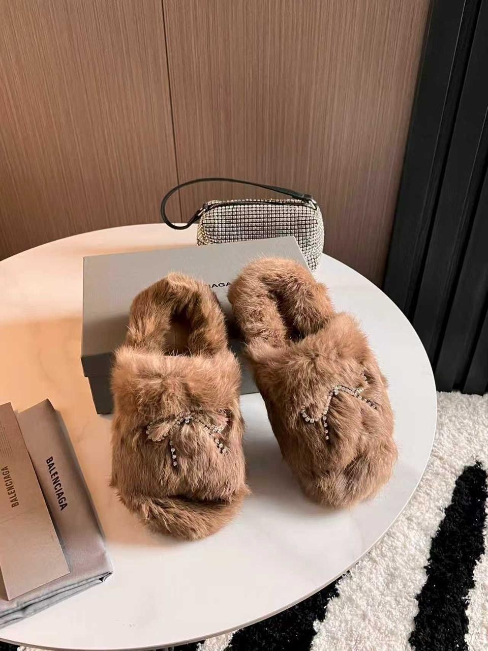 меховые тапочки,тапочки домашние меховые,женские домашние тапочки,тапочки модные,тапочки женские