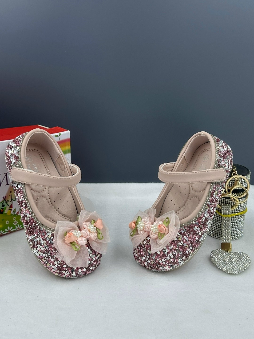 туфли нарядные для девочек,туфли для девочек,туфли для принцессы,детские туфли,детские туфли принцессы