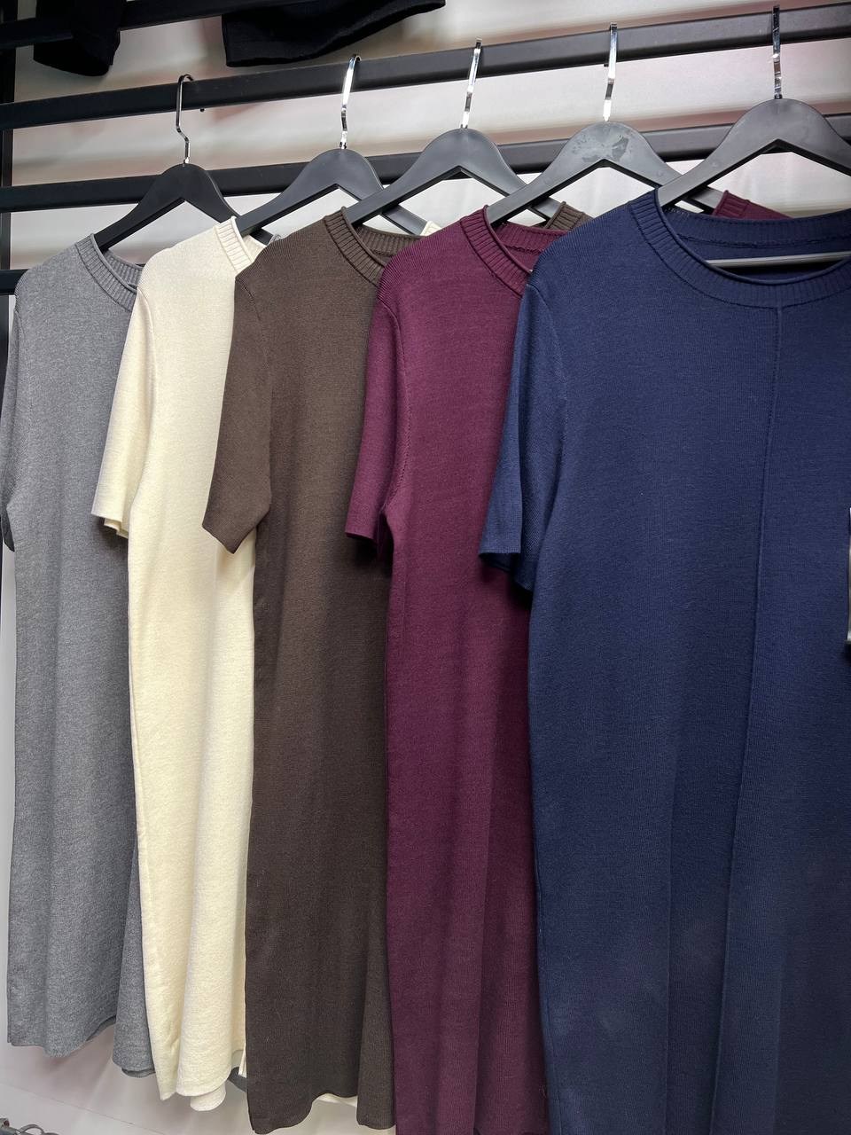 трикотажное платье,платье прямое,модное платье,свободное платье,простое платье