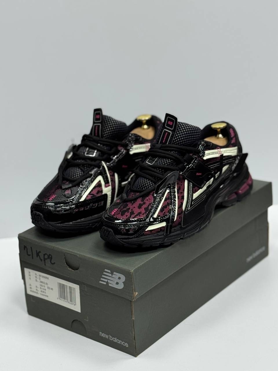 кроссовки new balance 1906a,кроссовки new balance 1906a 'black dragon berry',,кроссовки,кроссовки new balance 1906