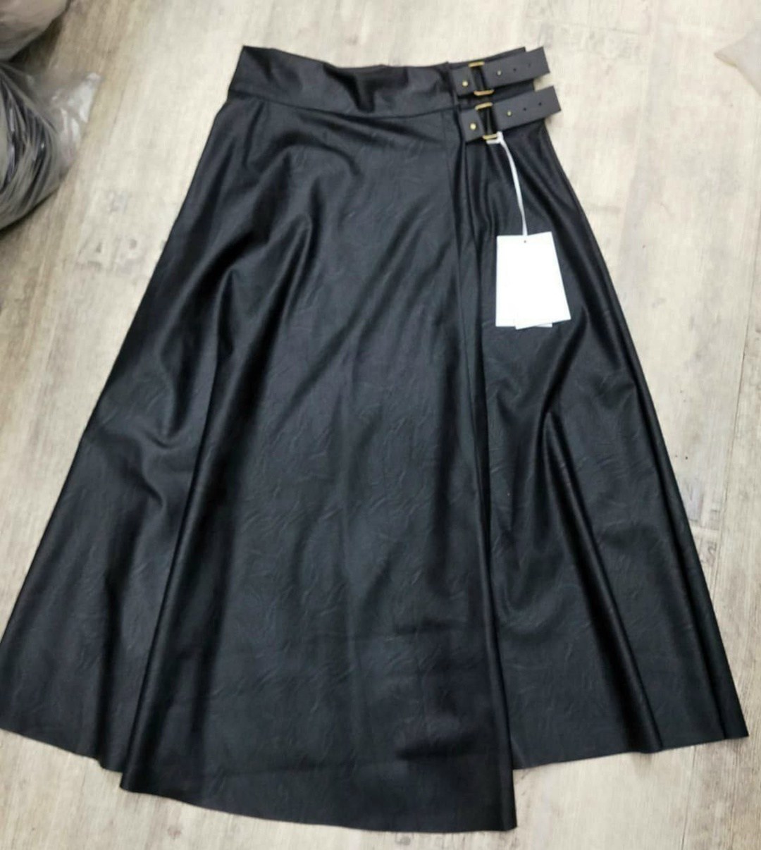 коричневая кожаная юбка,коричневая юбка,кожаная юбка,юбка миди,юбка стильная