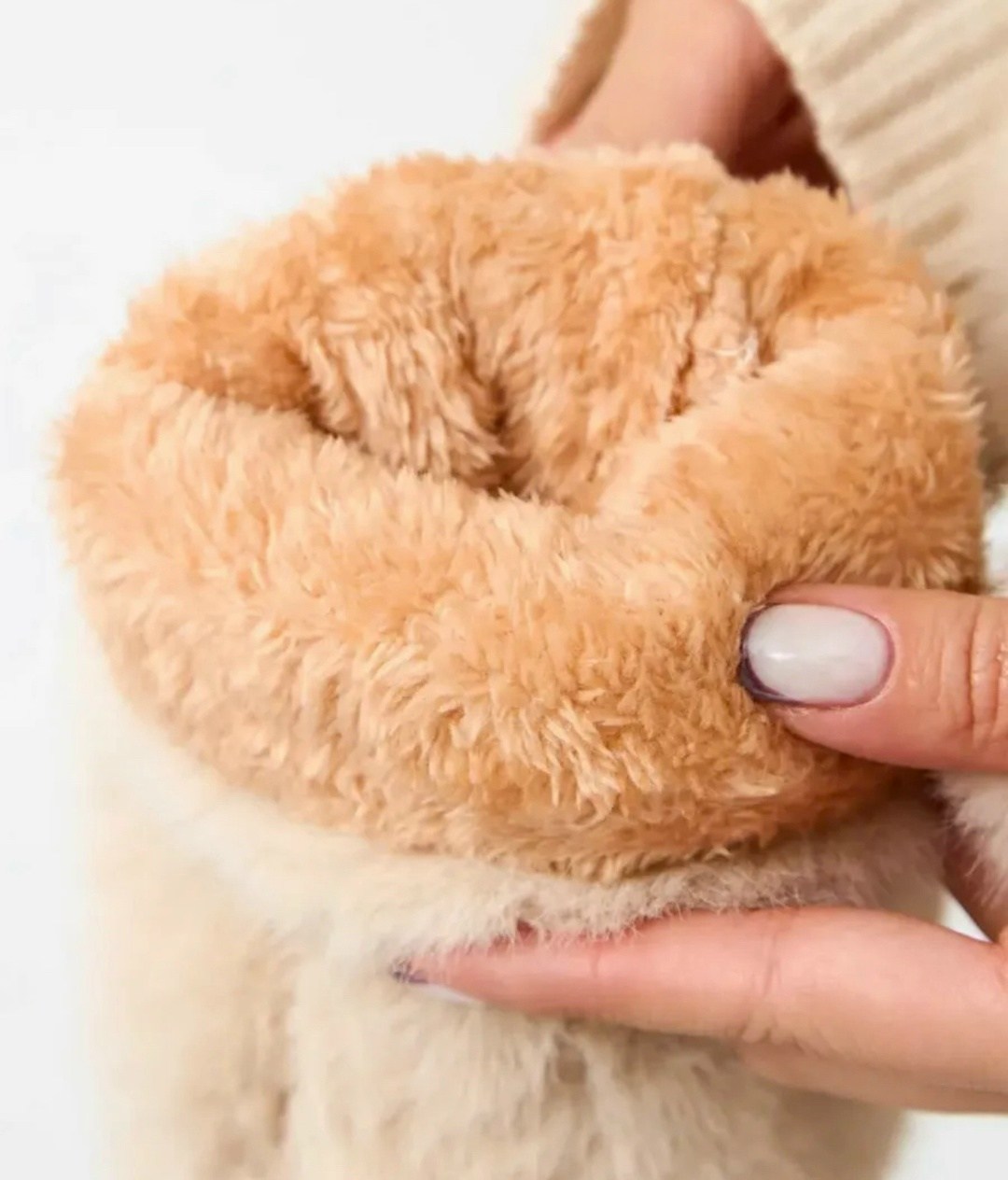 шубка,шуба,белая шубка,меховые изделия,женщин