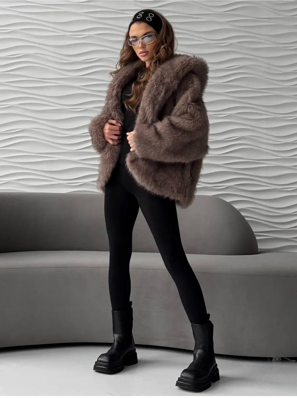 искусственная эко шуба укороченная с капюшоном wild vibe,искусственная эко шуба укороченная с капюшоном wild vibe 69 цвет белый,белая шуба из эко-меха под ламу,шуба белая короткая с капюшоном,экошуба