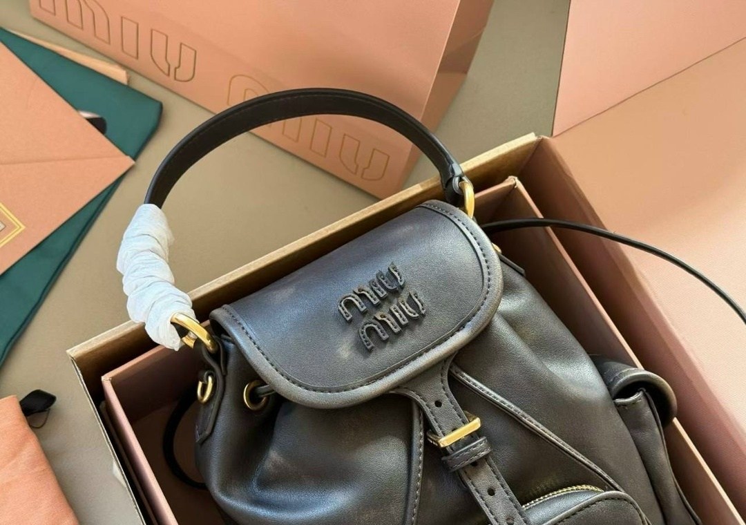 кожаные рюкзаки,женский рюкзак,брендовые рюкзаки,рюкзак женский кожаный,модные рюкзаки