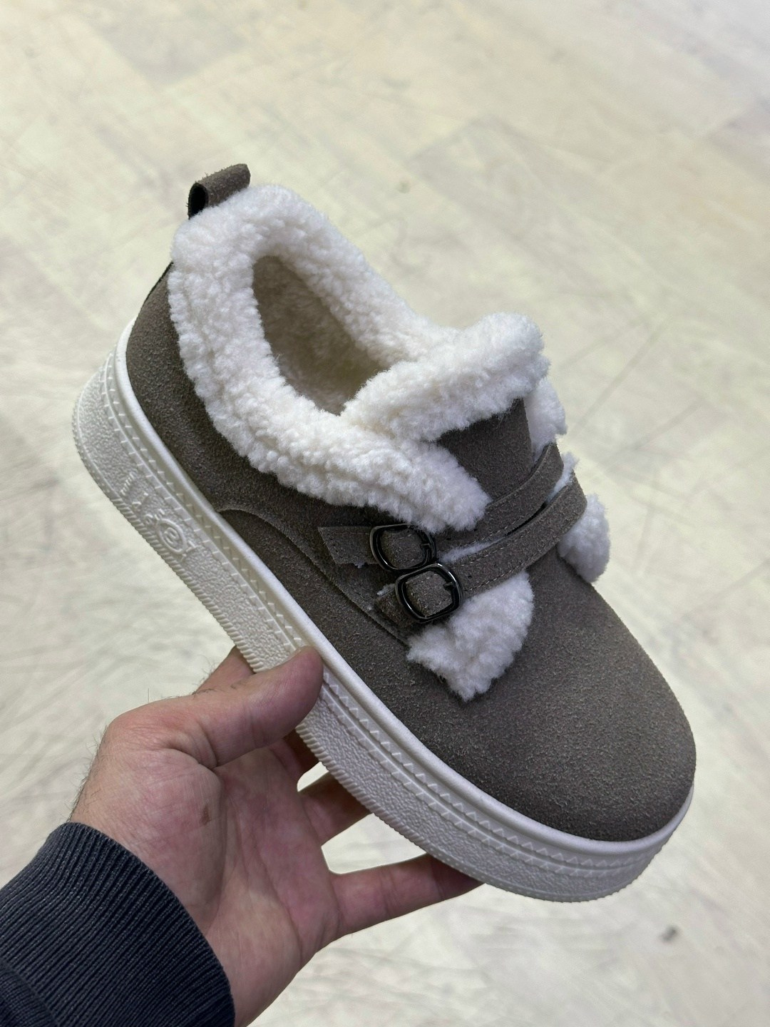 ,женская ,угги женские,кроссовки замш, женская