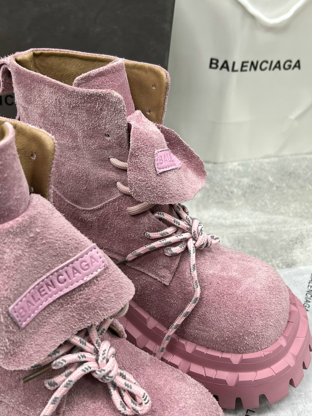 ,женские ботинки,ботинки осенние balenciaga,замшевые ботинки,ботинки осенние balenciaga balenciaga розово-пурпурный