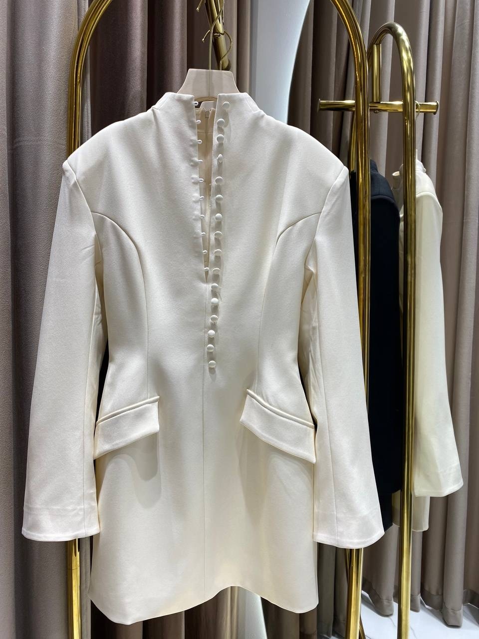 платье-пиджак,модное платье,черное платье жакет,женские жакеты,приталенный жакет