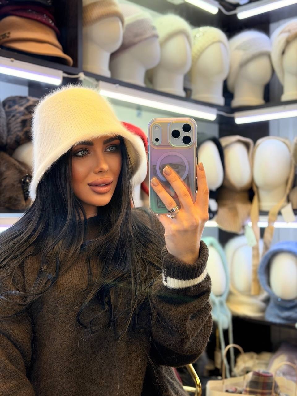 шапка женская,шапка ушанка из ангоры,шапка для женщин,шапки ,вязаная шапка из ангоры