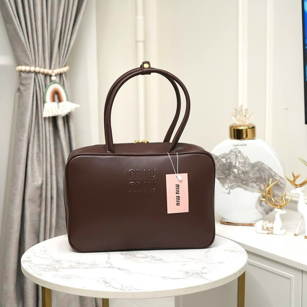 сумка женская miu miu,сумка miu miu,сумка миу миу,сумка,сумка тоут большая miu miu