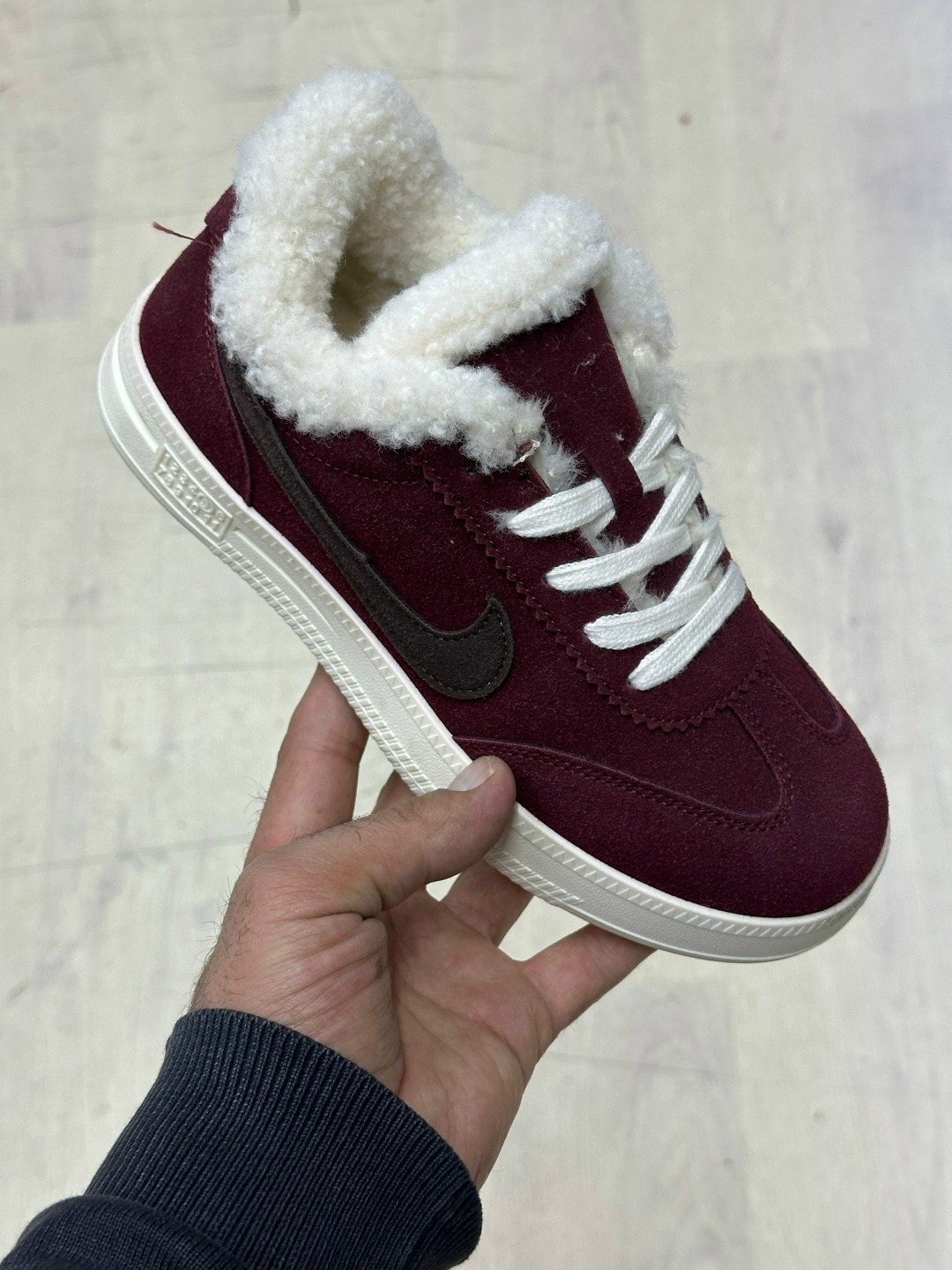 ,зимние кроссовки nike,женские зимние кроссовки на меху,кроссовки с мехом,женские зимние кроссовки