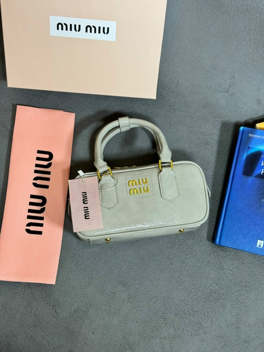 сумка miu miu,сумка miu miu размер 20/15 см,женская сумка miu miu,miu miu сумка на плечо,сумка miu miu женская на плечо кросс-боди