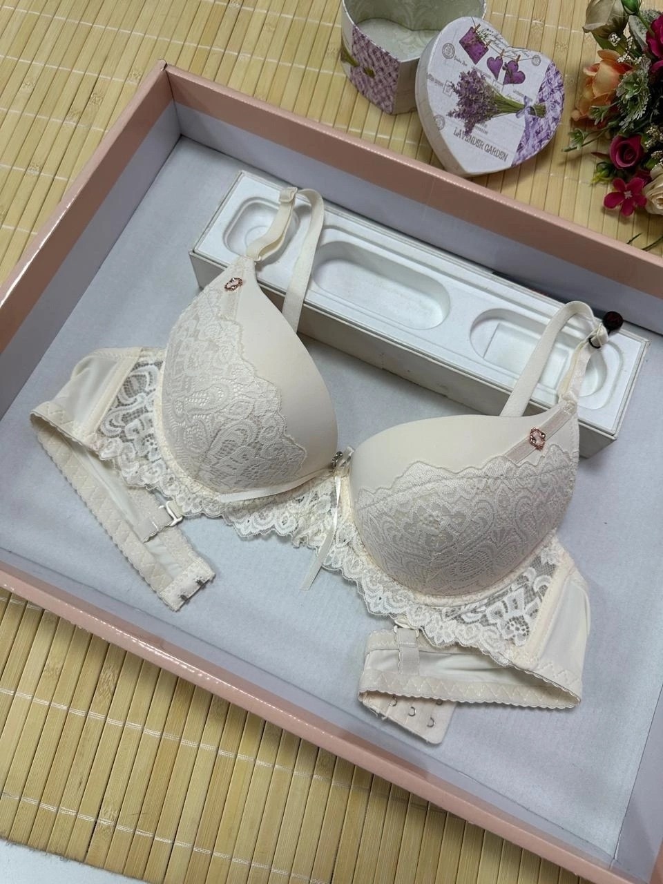 бюстгальтер женские,нижнее белье бюстгальтер,бюстгальтер,женское нижнее белье,бюстгальтер с пуш ап