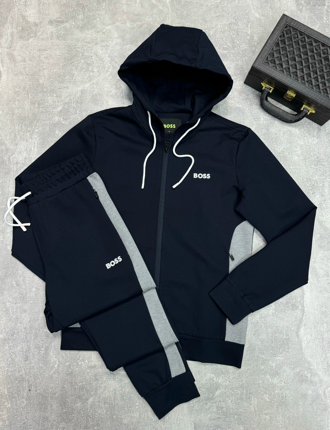 спортивный костюм hugo boss,спортивный костюм boss,спортивный костюм мужской hugo boss,спортивные костюм,мужские спортивные костюмы