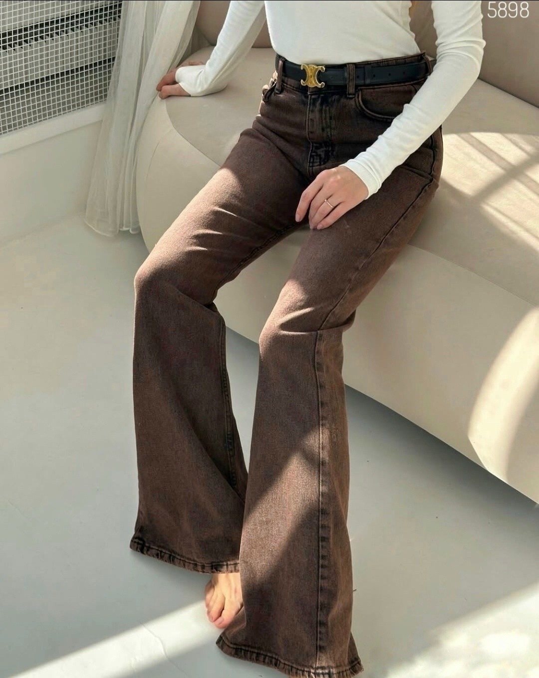 джинсы клеш женские,коричневые джинсы,женские джинсы коричневые джинсовые расклешенные брюки,коричневые джинсы клеш женские,коричневые расклешенные джинсы