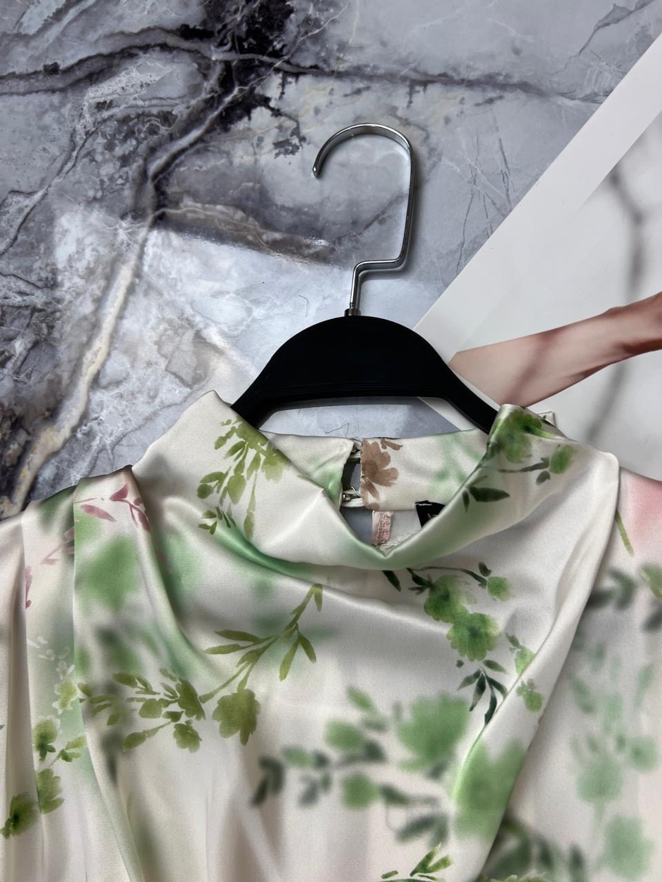 юбка женская,нарядная юбка,юбка стильная,атласная зеленая юбка,атласная юбка миди