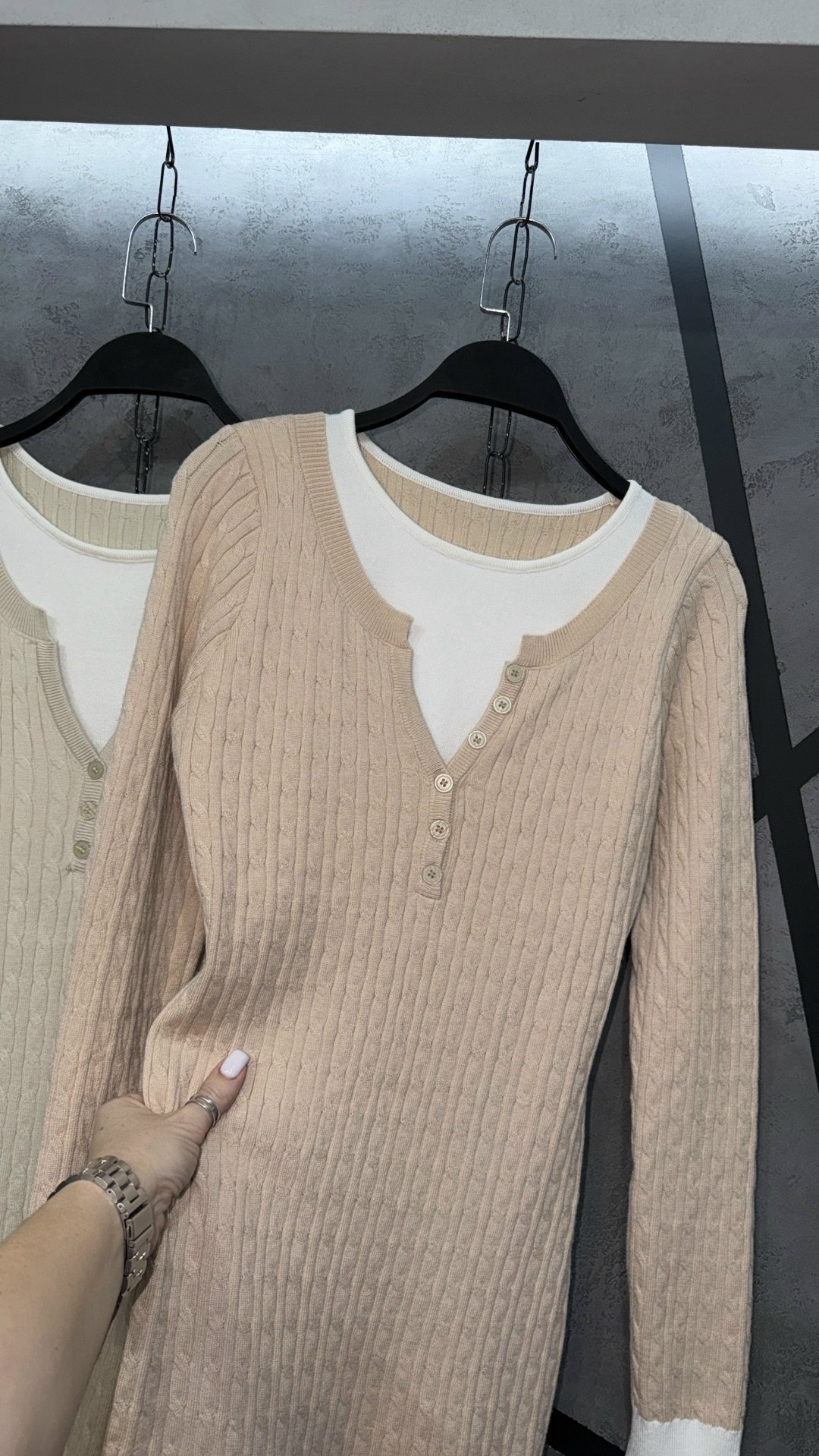 джемпер с круглым вырезом,трикотажный свитер,трикотажный джемпер,женский свитер,свитер с круглым вырезом