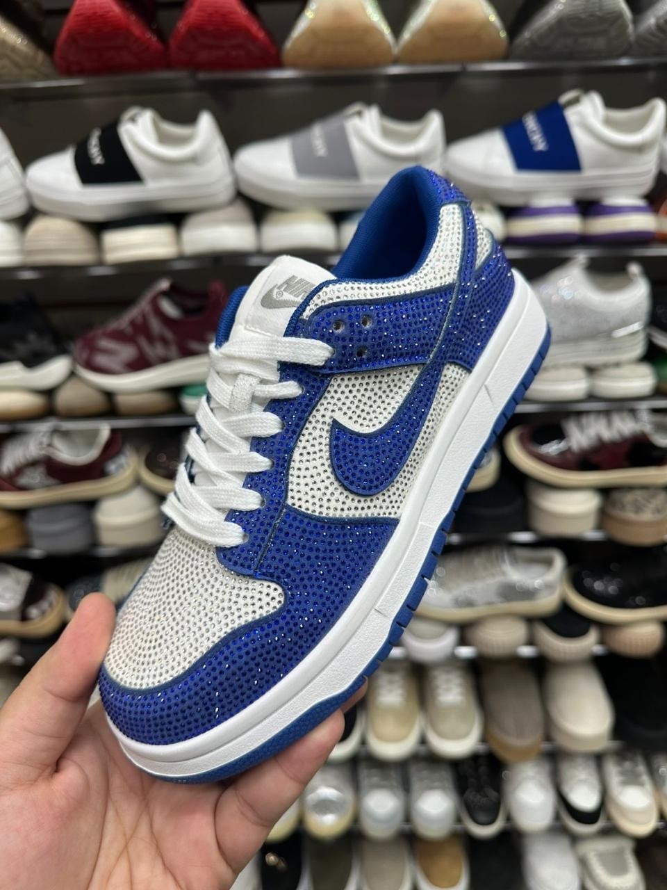 кроссовки,женские кроссовки,мужские кроссовки,nike кроссовки,кроссовка