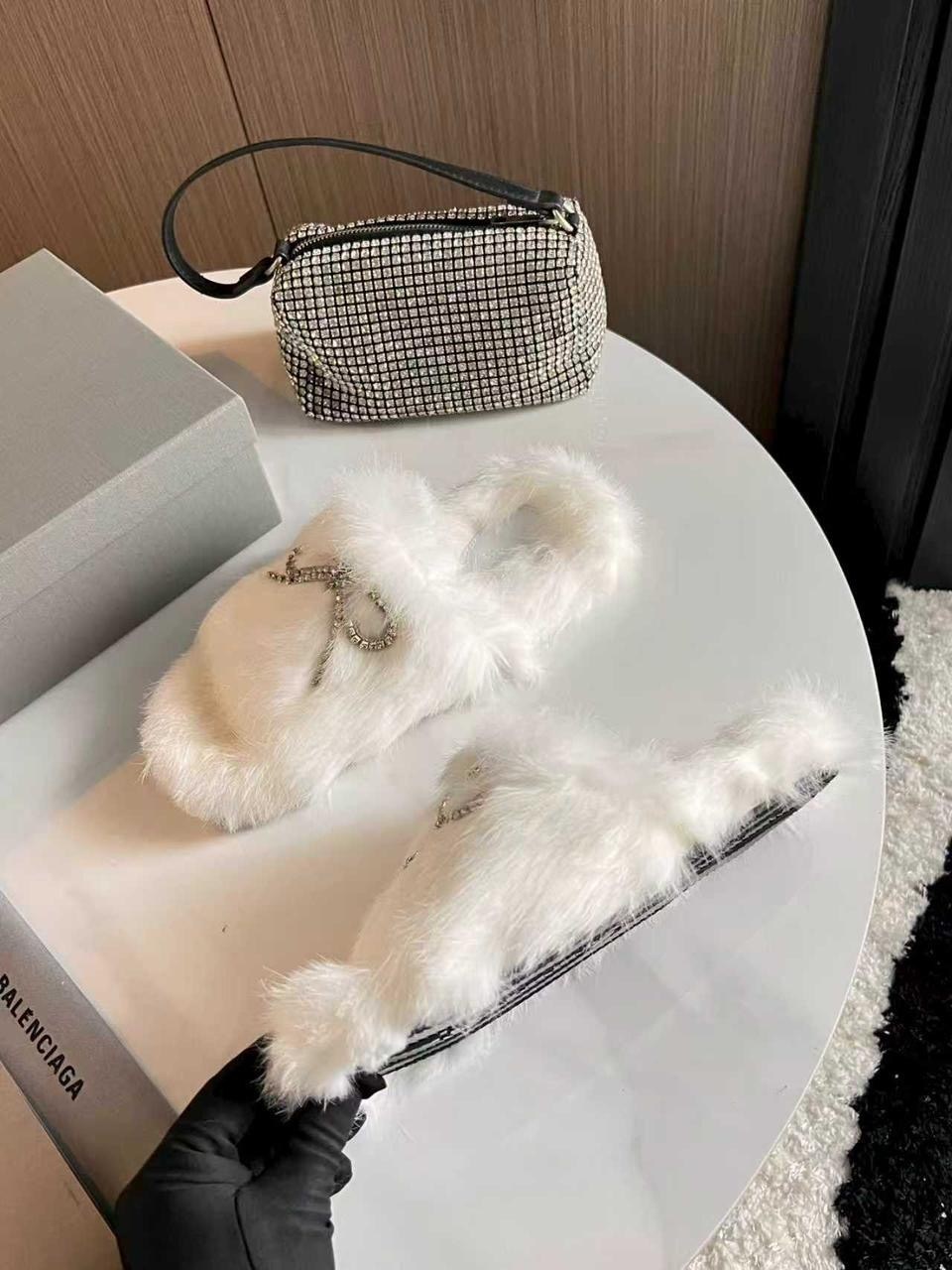 меховые тапочки,тапочки домашние меховые,женские домашние тапочки,тапочки модные,тапочки женские