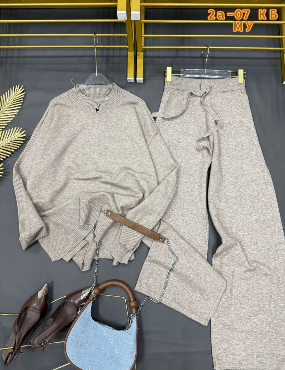 костюм женский кофта и штаны арт. 1517881,костюм с брюками,трикотажный костюм,костюм женский кофта и штаны one size 42-48 арт. 1537619,костюм классический