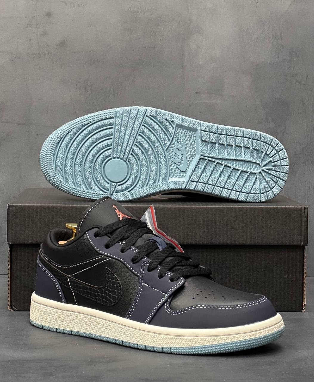 кроссовки nike air jordan 1 low,nike air jordan 1 low sb midnight navy,jordan air jordan 1 low "midnight navy",кроссовки air jordan 1 low se 'black dark obsidian',air jordan 1 low wmns black blue aqua