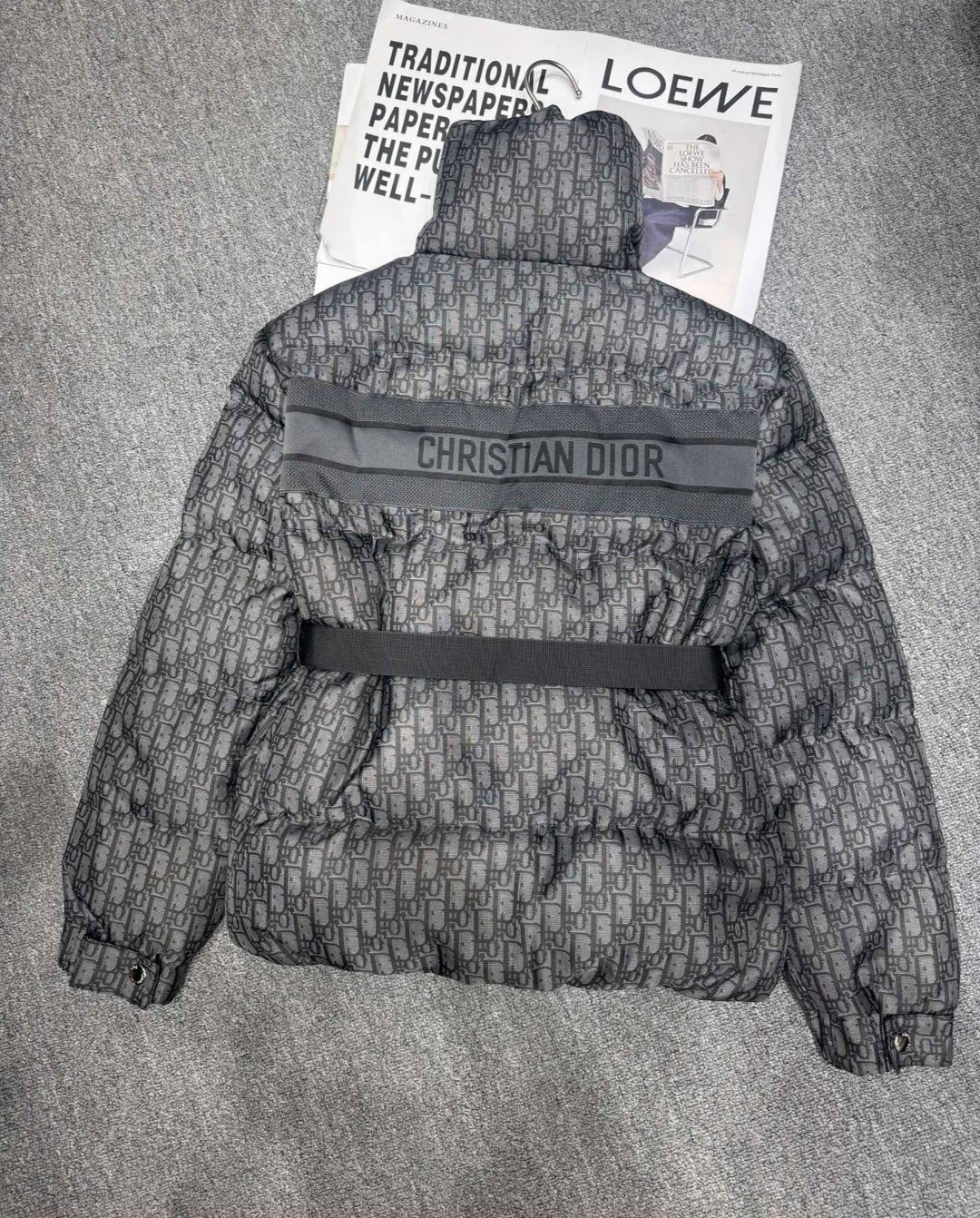 женский пуховик с поясом christian dior серый,пуховик dior,куртка,пуховик dior стиль осенне-зимний теплый,куртка диор