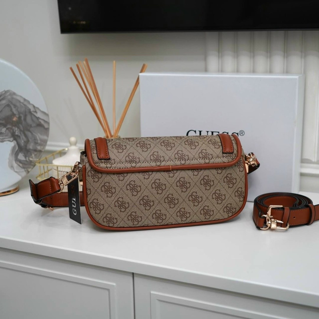 сумка женская guess,сумка guess,guess сумка на плечо,сумка женская через плечо guess,guess сумка седло