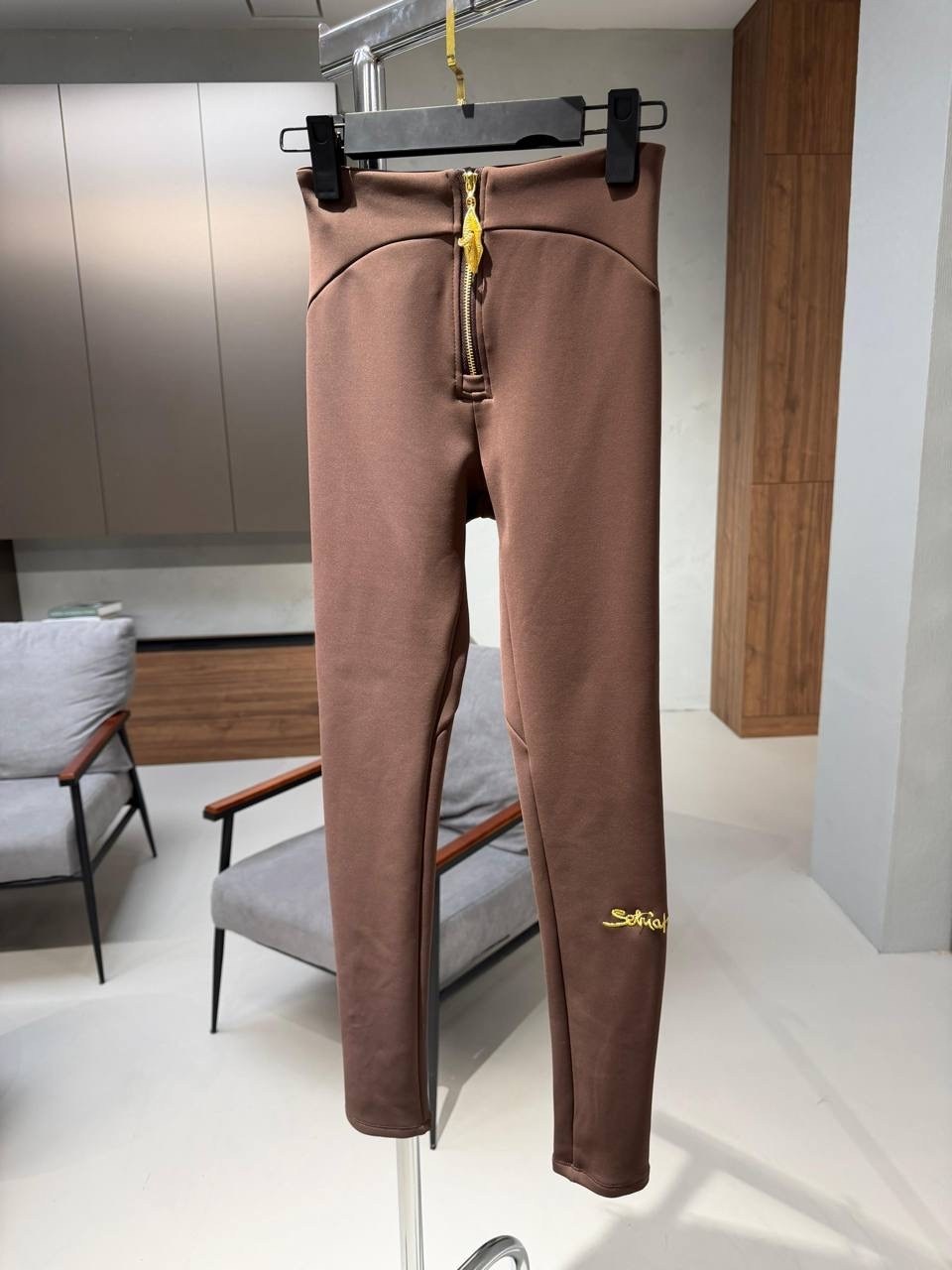 женские костюмы,женские комбинезоны,колготки madmext коричневый,стильная девушка