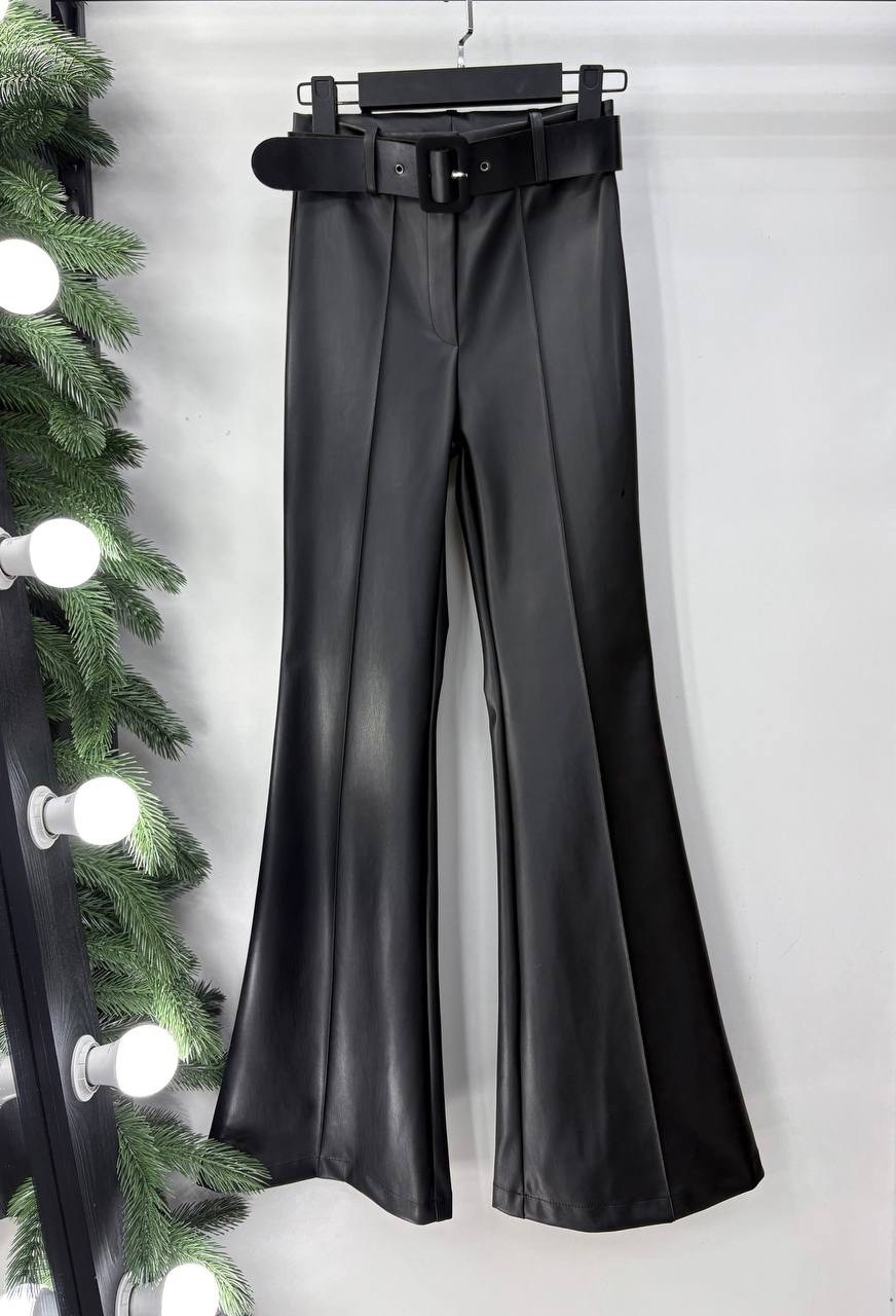 девушка,кожаные брюки широкие,кожаные брюки,janet guzman leather pants fashion nova,janet guzman