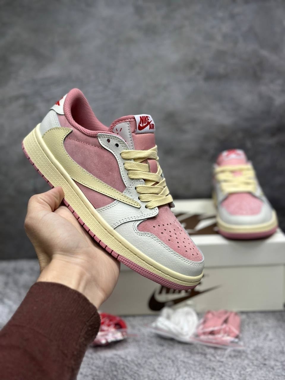 travis scott x air jordan 1 low sail shy pink,кроссовки travis scott x air jordan 1 low,женские кроссовки nike air jordan 1 low travis scott розовые,кроссовки air jordan 1 low x travis scott 'shy pink