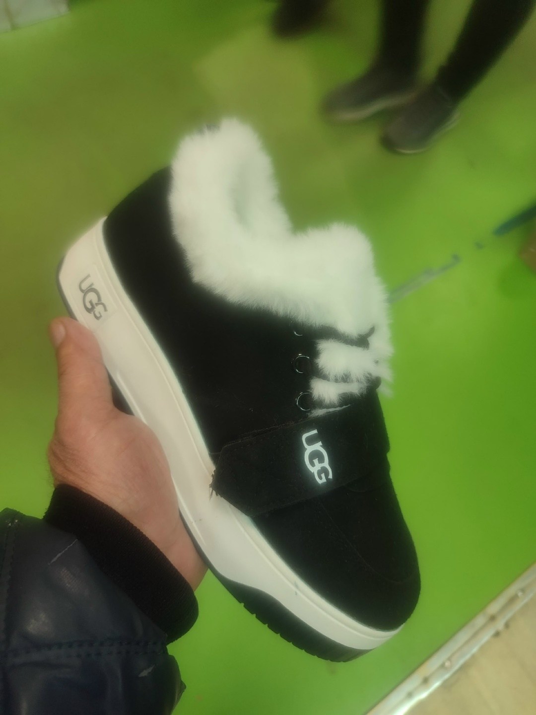 зимние кроссовки ugg,угги зимние с мехом на платформы,,кроссовки ugg женские зимние,зимние женские кеды