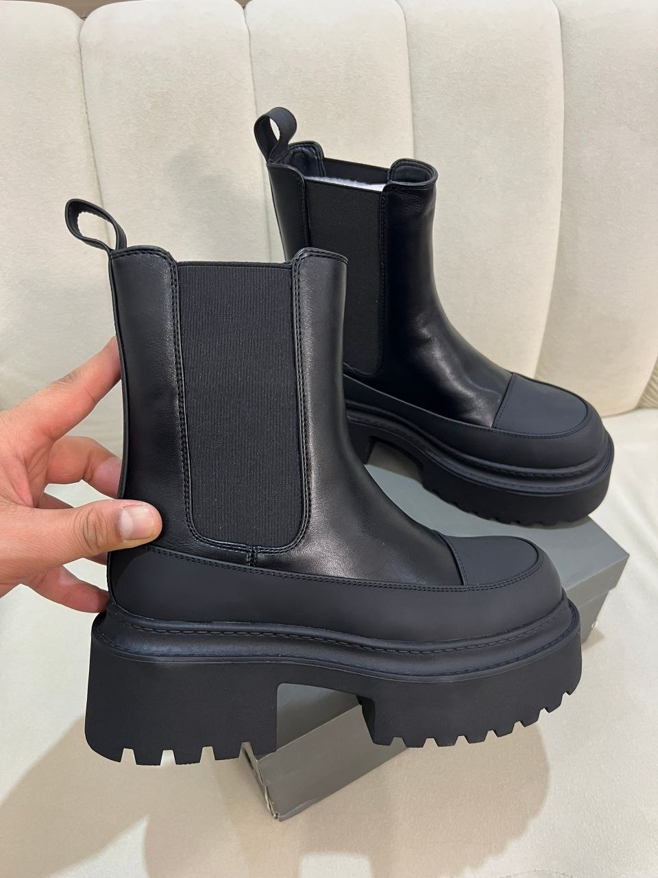 женские ботинки челси,ботинки челси,,черные женские ботинки челси на толстой подошве,ботинки женские