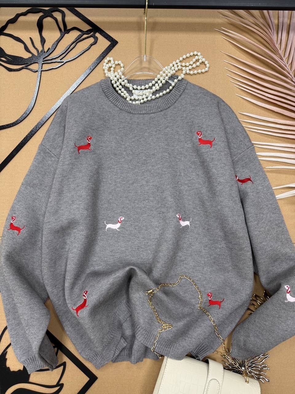 свитер с вышивкой таксы,свитер с вышивкой таксы с комфортным кроем,женская кофта,свитер с вышивкой,свитер beststyle с милыми вышитыми таксами