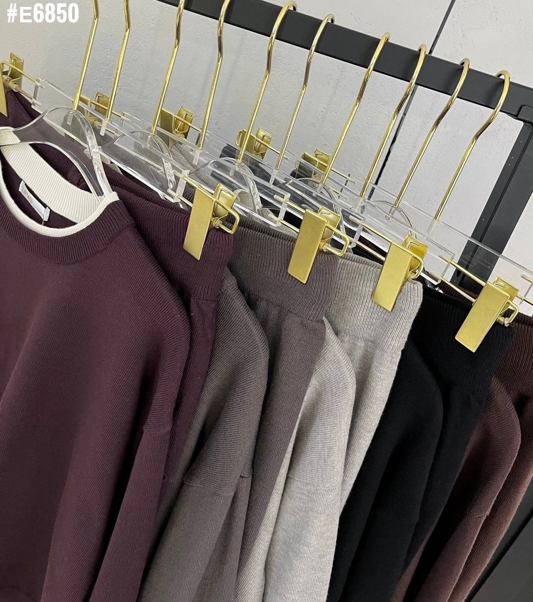 женский костюм,костюм трикотажный брючный клеш khubbi,костюм трикотажный,трикотажные костюмы женские,костюм с брюками