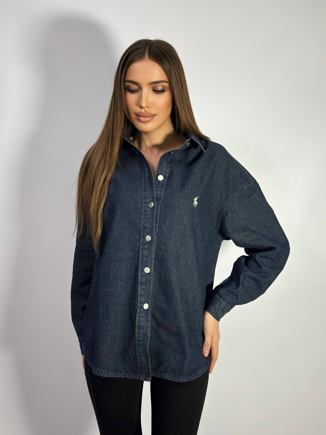 рубашка джинсовая женская,рубашка джинсовая оверсайз,куртка джинсовая оверсайз джинсовка весенняя h&t fashion shop,джинсовая куртка,рубашка джинсовая