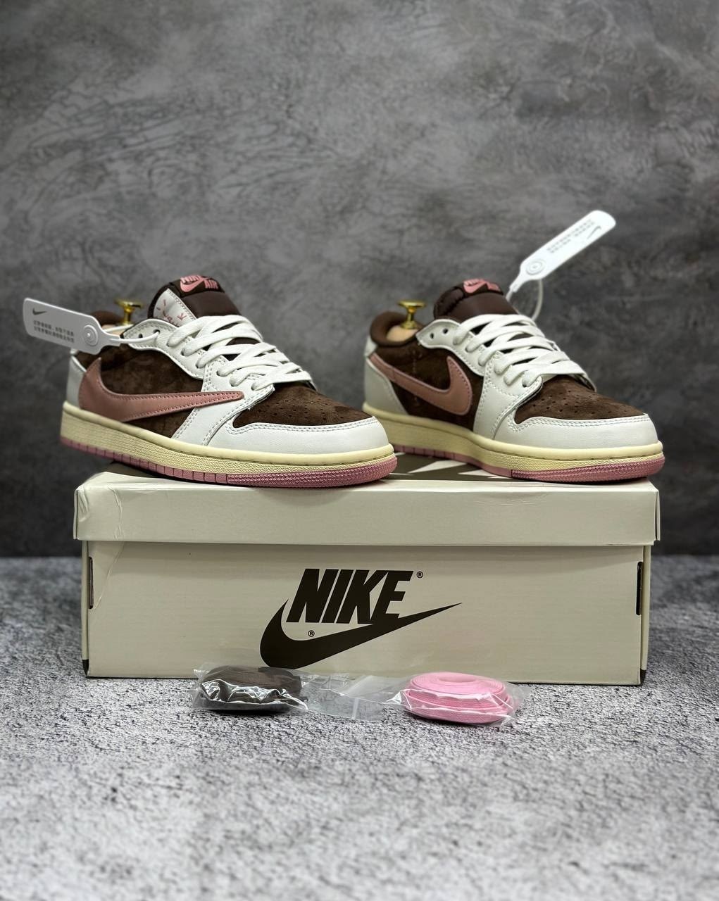 кроссовки nike travis scott x air jordan 1 low,кроссовки nike travis scott x air jordan 1,кеды travis scott x air jordan 1 pink oxford,кроссовки travis scott x air jordan 1 low,кроссовки nike travis s