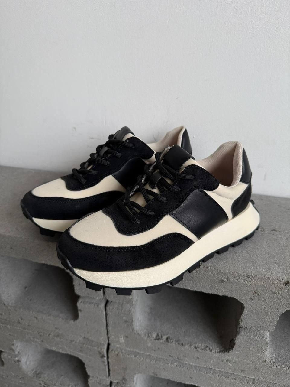 ,кроссовки женские,кроссовки женские черные кожаные с белой подошвой,кроссовки кожа,черные кроссовки