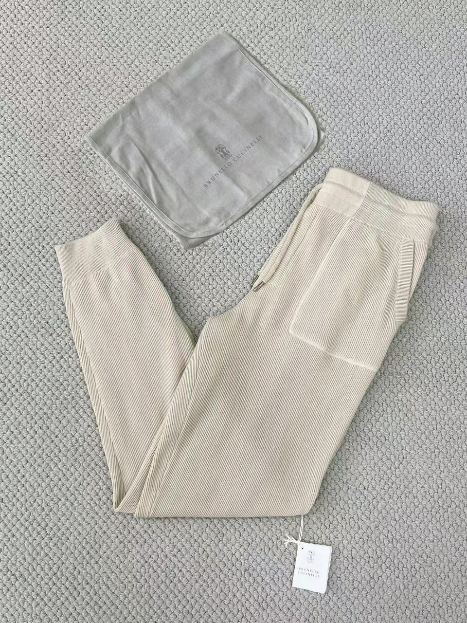 спортивный костюм brunello cucinelli,костюм бежевый,костюм для мужчин,спортивный костюм бежевый,костюм спортивный