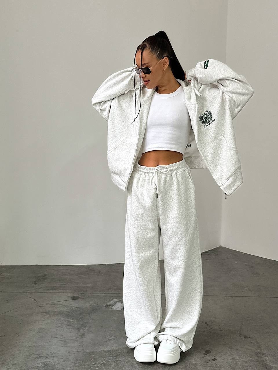 спортивный костюм,женская спортивная одежда,,костюм женский,костюм спортивный женский белый