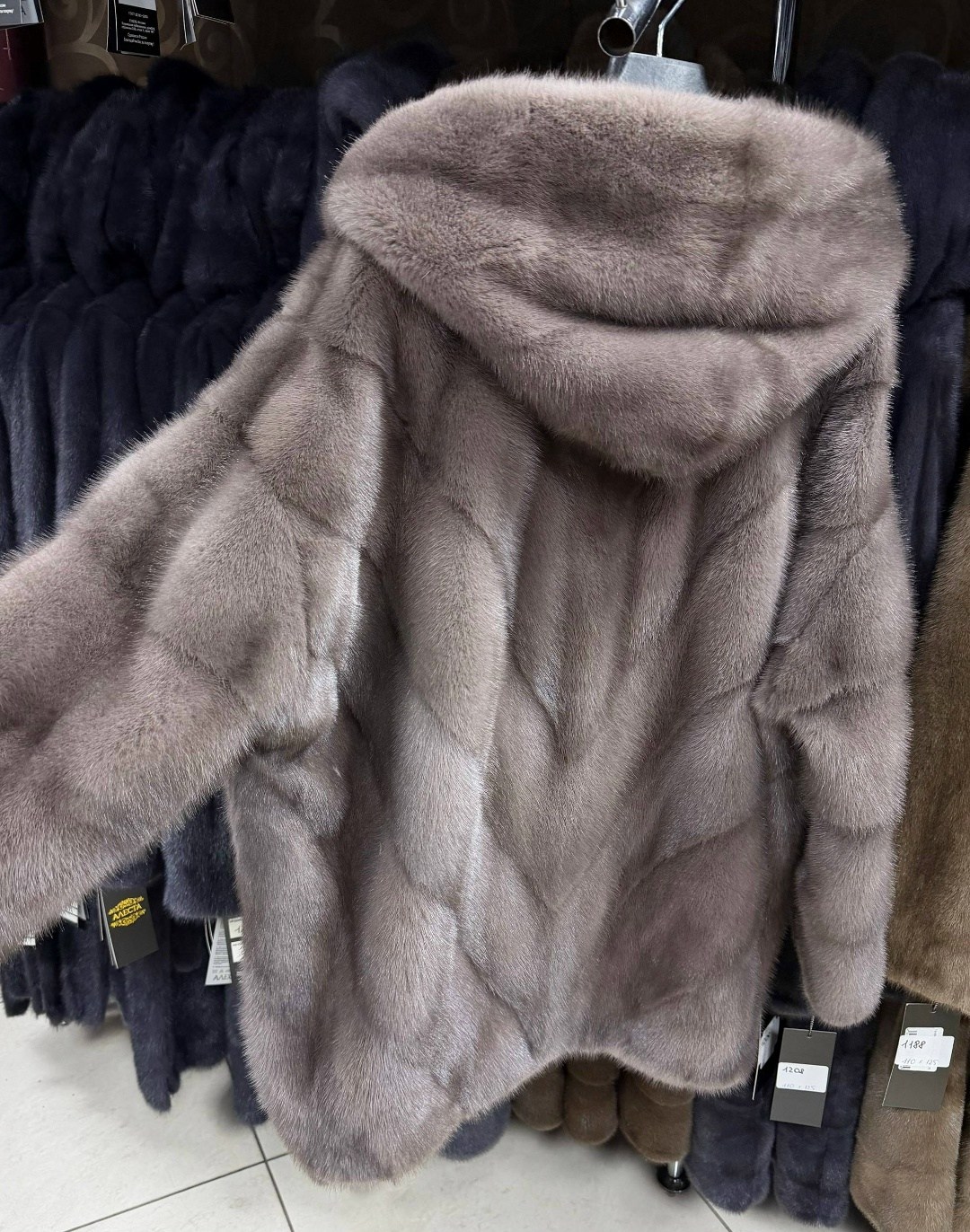 шуба норковая с капюшоном,шуба из меха европейской норки с капюшоном,шубка из меха европейской норки с капюшоном,шубка из меха европейской норки с капюшоном цвет лаванда,шубка из меха европейской норк