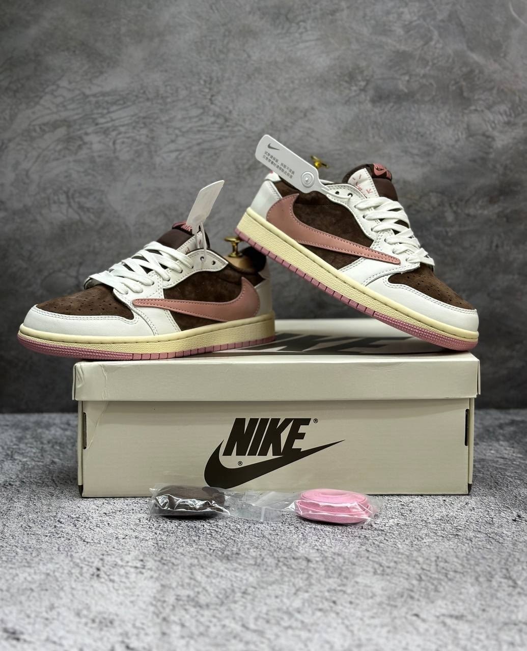 кроссовки nike travis scott x air jordan 1 low,кроссовки nike travis scott x air jordan 1,кеды travis scott x air jordan 1 pink oxford,кроссовки travis scott x air jordan 1 low,кроссовки nike travis s