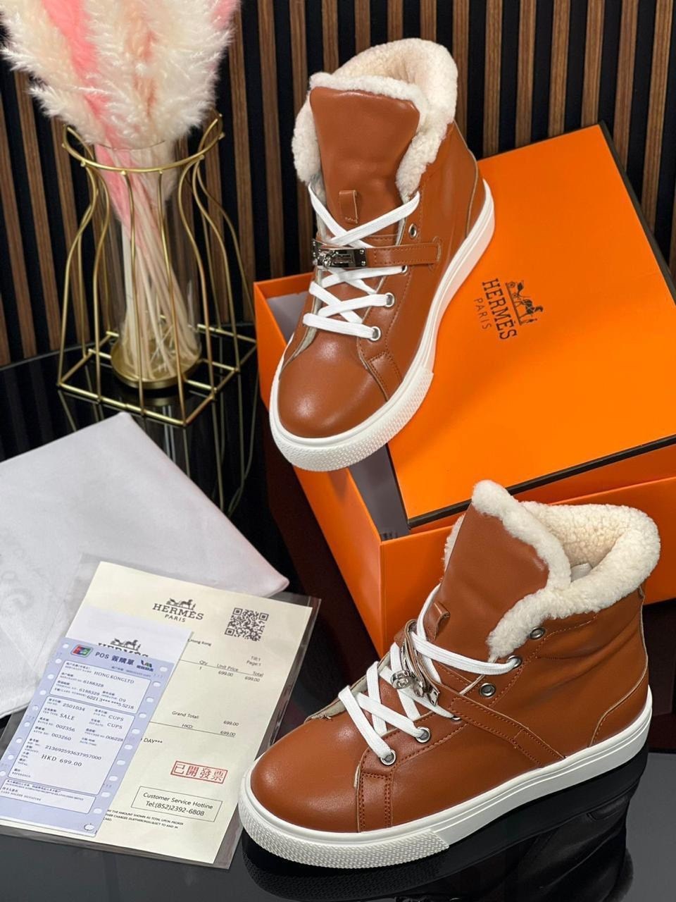 женские зимние замшевые кроссовки hermes daydream бежевые,женские замшевые высокие кроссовки на меху hermes 2025 коричневые,кроссовки hermes,женские кроссовки hermes,кеды hermes