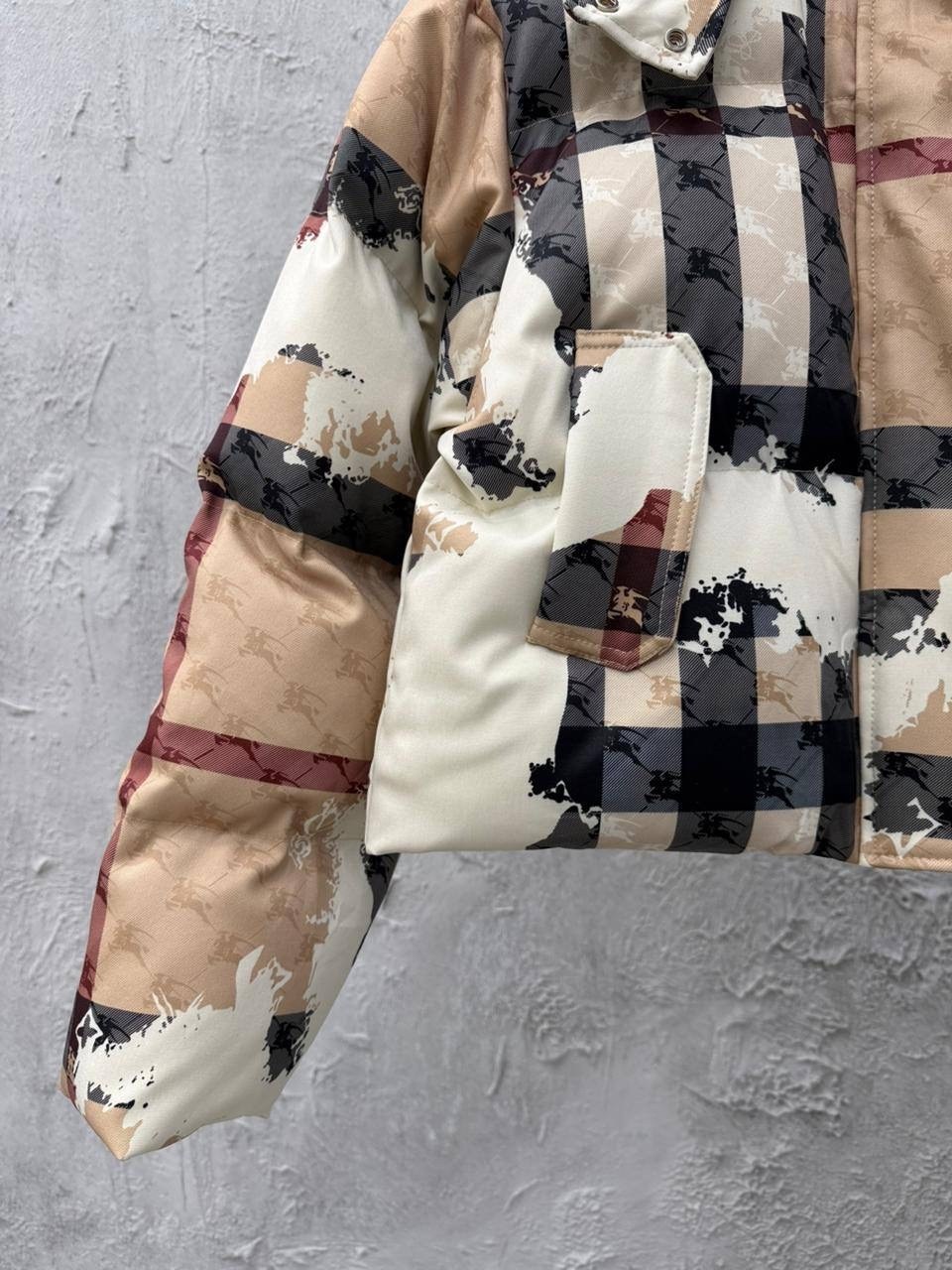 пуховик burberry,пуховик burberry женский,куртка-burberry-alsham-бежевая,лимитированный пуховик burberry белый,утеплённая бежевая куртка burberry с капюшоном