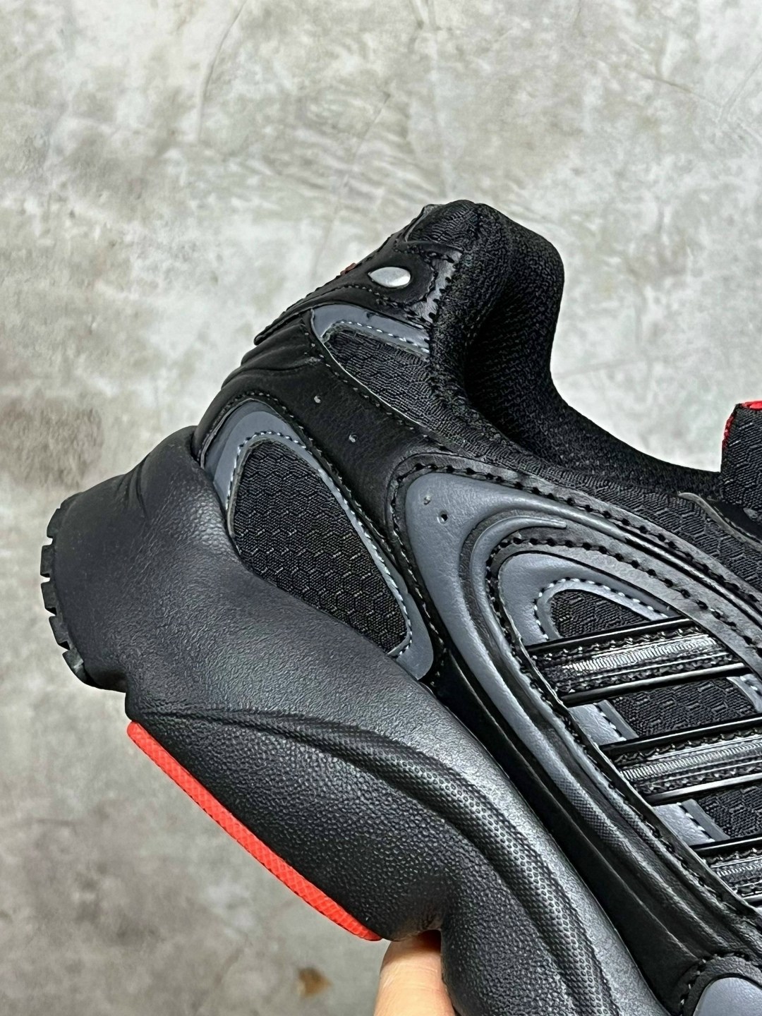 кроссовки adidas,кроссовки мужские adidas,кроссовки adidas ozmillen,кроссовки adidas original,кроссовки adidas черные