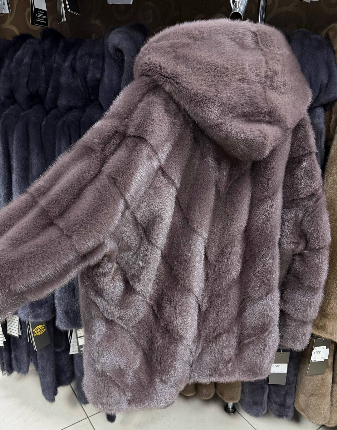 шубка из меха европейской норки с капюшоном цвет лаванда,шубка из меха европейской норки с капюшоном,шуба из меха европейской норки с капюшоном,шуба норковая с капюшоном,шубка из меха европейской норк