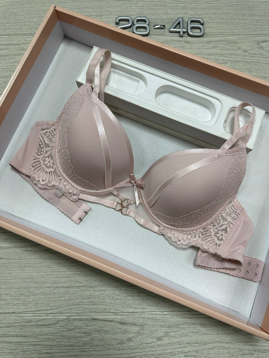 бюстгальтер пуш ап,женский бюстгальтер с пуш ап,бюстгальтер,нижнее белье бюстгальтер,женские бюстгальтеры